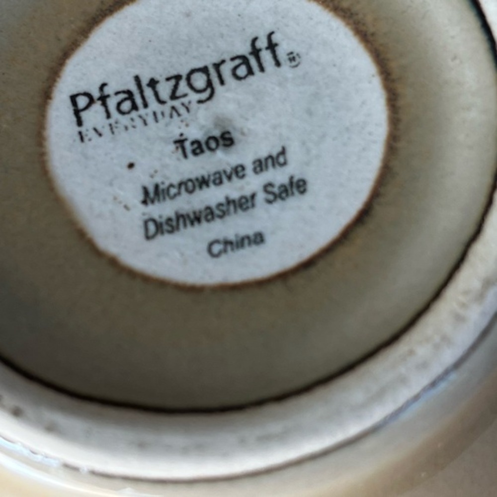 Pfaltzgraff Taos Cream/Tan and Black Ceramic Mugs 12 oz. Set of Two - Picture 10 of 12